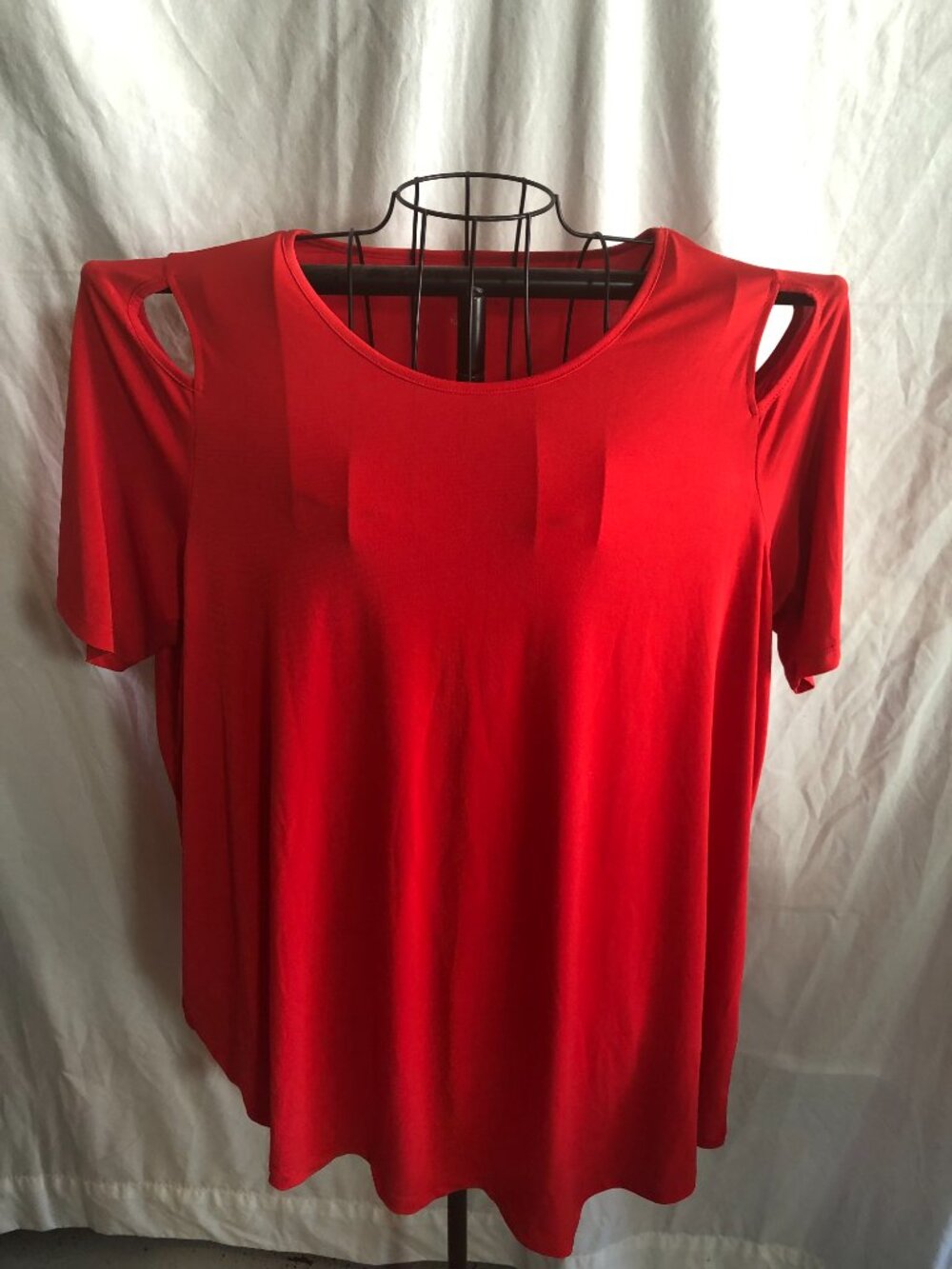 By Chico's Sz 3 Red Open Shoulder Short Sleeve Knit Top 23.5" Pit to Pit